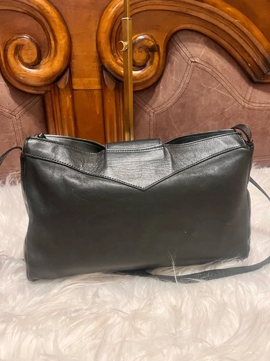 Etienne Aigner Black Leather Shoulder Bag - Picture 5 of 14